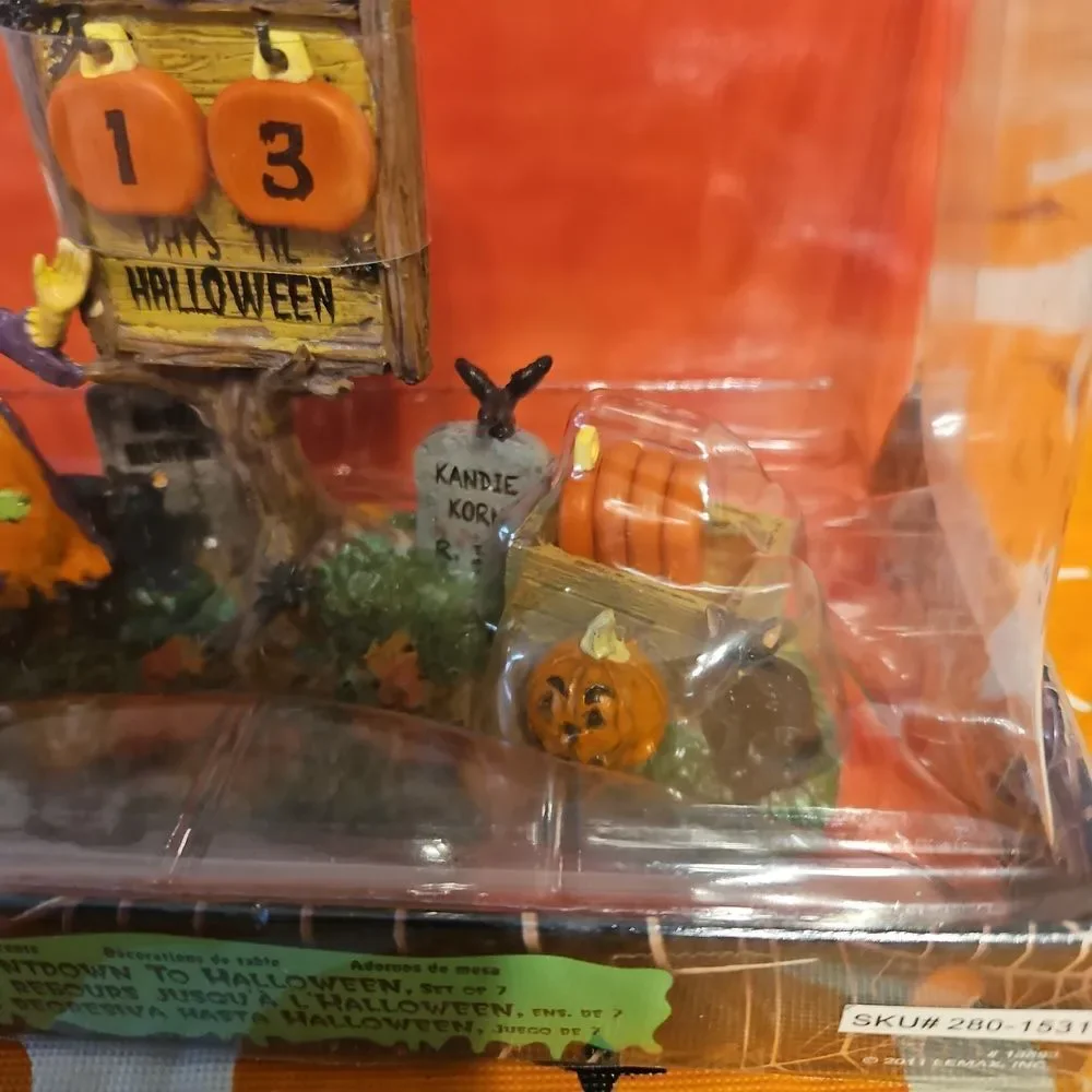 Lemax Spooky Town Halloween Countdown Table Decor